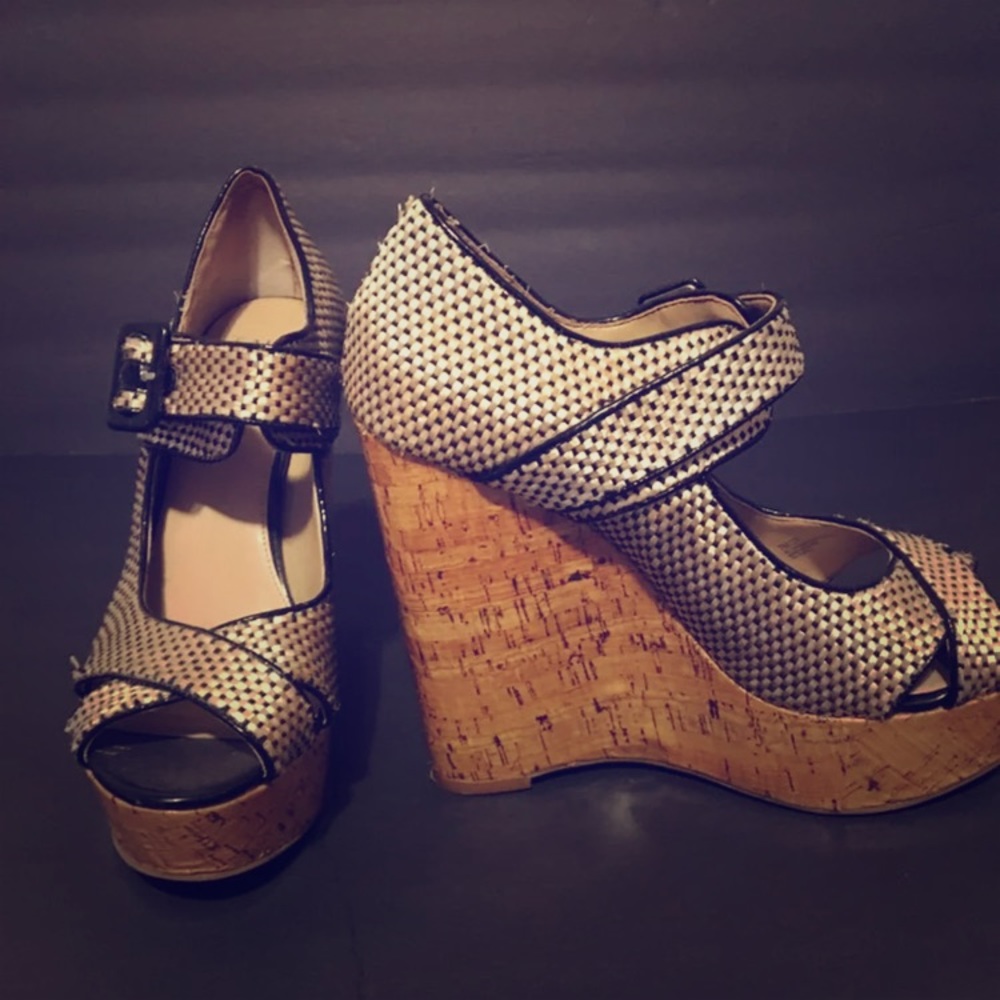 SAKS FIFTH AVENUE WEDGES